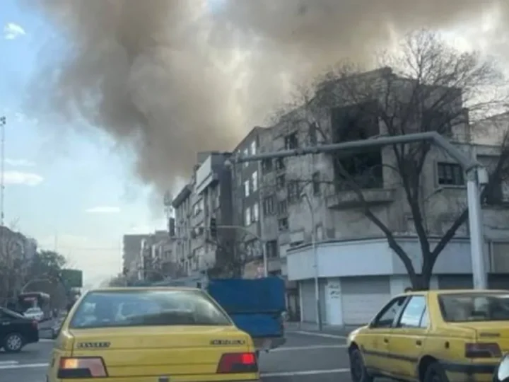 अमेरिका-इजरायल का ईरान पर हमला, खामेनेई के ऑफिस के पास दागी मिसाइल; तेहरान में धमाकों की आवाज