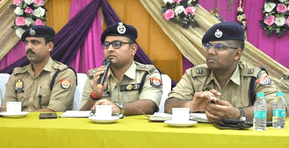 ईद के मद्देनजर शांति व सौहार्द बनाए रखने को लेकर पुलिस की गोष्ठी