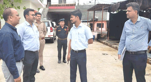 गौशाला का विस्तार कर शैक्षिक दृष्टि से विकसित करें: नगरायुक्त