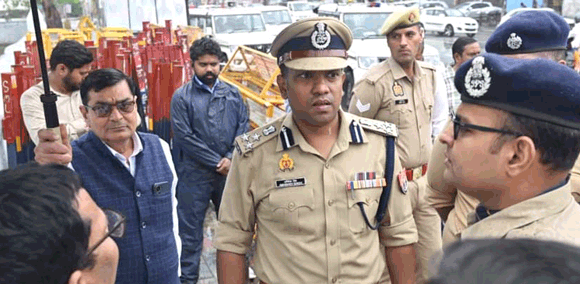 ईद-उल-फितर को लेकर पुलिस प्रशासन सतर्क, बड़ी ईदगाह का किया निरीक्षण