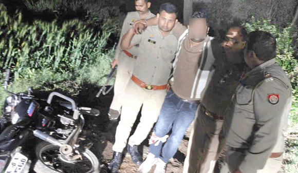 पुलिस ने मुठभेड़ में घायलावस्था में दबोचा एक वांछित आरोपी, दूसरा फरार