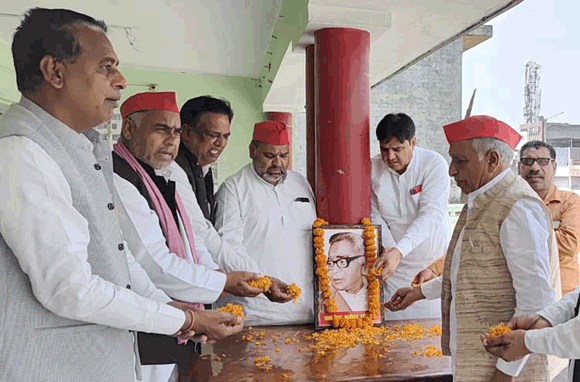डा. राममनोहर लोहिया की जयंती पर सपाईयों ने स्मरण, अखिलेष के मुख्यमंत्री को बनाने का संकल्प
