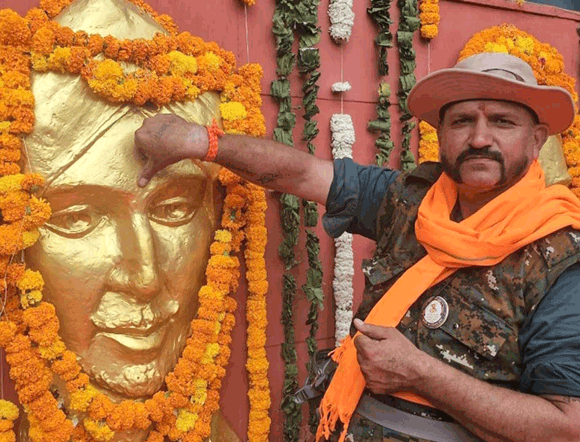 हुसैनीवाला बॉर्डर पर खून से तिलक कर जूनियर भगत सिंह ने दी शहीदों को श्रद्धांजलि