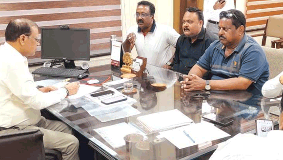 द्रोणपुरी औद्योगिक क्षेत्र में ट्रांसफार्मर पर अवैध लोड जोड़ने की शिकायत