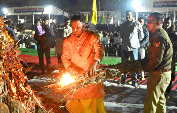 रिजर्व पुलिस लाइन, सहारनपुर में हर्षोल्लास के साथ होलिका दहन, जनपद में चाक-चैबंद सुरक्षा व्यवस्था