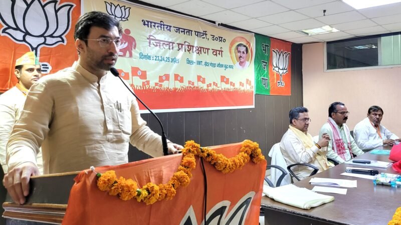 ‘अखिलेश यादव हर मुद्दे को धर्म…’, इफ्तार पार्टी विवाद को लेकर BJP MLC मोहित बेनीवाल ने साधा निशाना