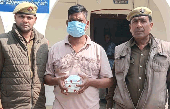 पुलिस ने पकड़ा एक शातिर नशा तस्कर