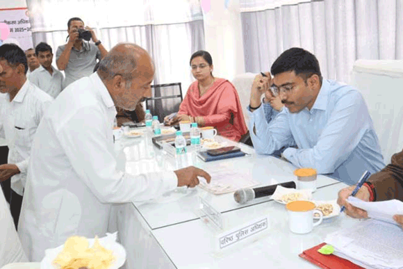 जिलाधिकारी की अध्यक्षता में तहसील रामपुर मनिहारान में सम्पूर्ण समाधान दिवस सम्पन्न