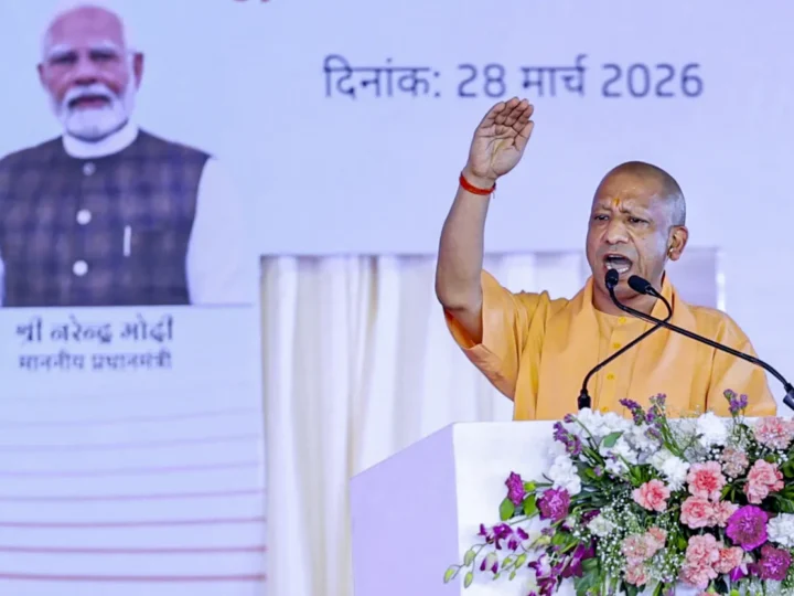 लखनऊ में विपक्ष पर जमकर बरसे CM योगी आदित्यनाथ, कहा- जो लोग चांदी का चम्मच लेकर पैदा…