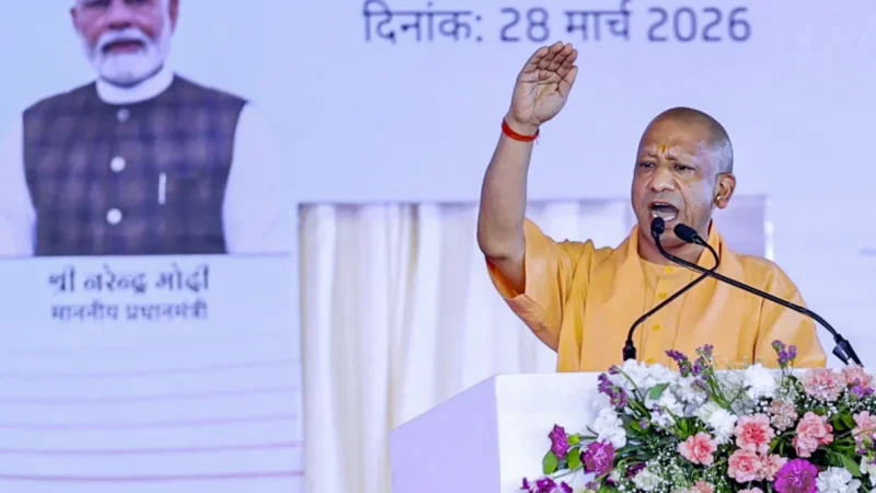 लखनऊ में विपक्ष पर जमकर बरसे CM योगी आदित्यनाथ, कहा- जो लोग चांदी का चम्मच लेकर पैदा…