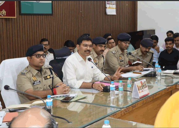 ईद की तैयारियों के संबंध में शांति समिति, आयोजकों एवं अधिकारियों की हुई बैठक