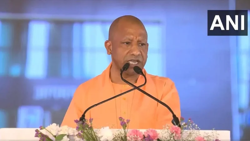 Noida International Airport के उद्घाटन के मौके पर CM योगी ने सपा पर किया बड़ा हमला, जानें क्या-क्या कहा