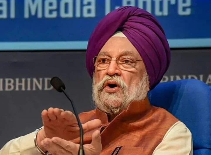 LPG Cylinder Shortage पर सरकार का बड़ा बयान, घबराहट में न करें बुकिंग, देश के पास पर्याप्त भंडार, उत्पादन 25% बढ़ाया गया