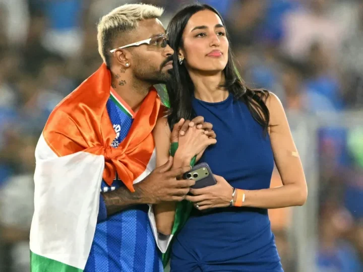 हार्दिक पांड्या पर टी20 वर्ल्ड कप जीत के दौरान लगा तिरंगे के अपमान का आरोप, पुणे में शिकायत दर्ज की गई