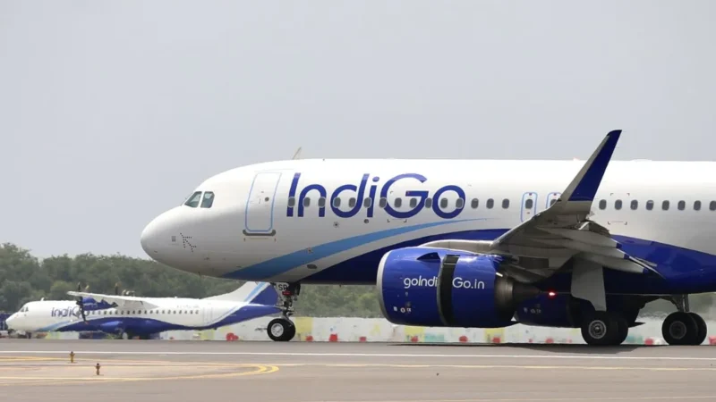 IndiGo ने 2300 रुपये तक बढ़ाया फ्लाइट का किराया, यात्रियों को चुकाना होगा फ्यूल चार्ज