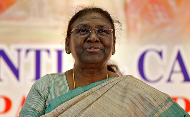 समावेशी समाज और विकसित राष्ट्र के निर्माण की दिशा में आगे बढ़ रहे हम : राष्ट्रपति द्रौपदी मुर्मू