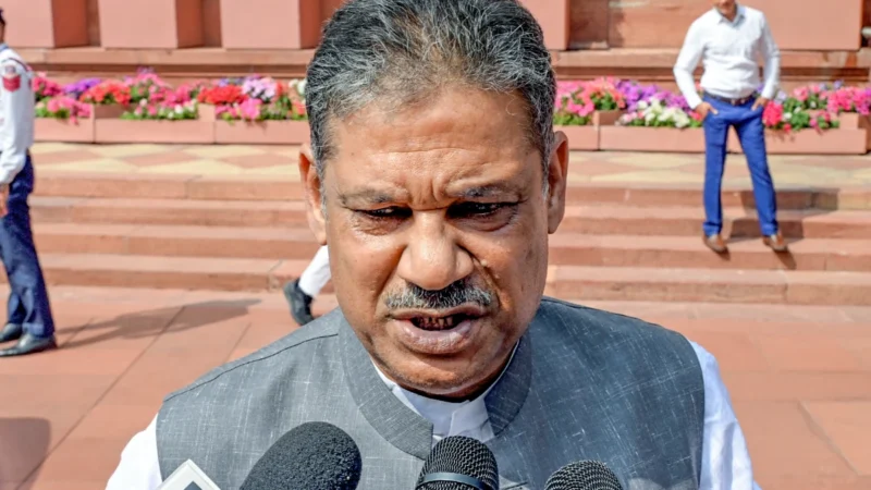 ‘खेल का कोई धर्म नहीं’, World Cup Trophy मंदिर ले जाने पर भड़के Kirti Azad, कहा- शर्म आती है