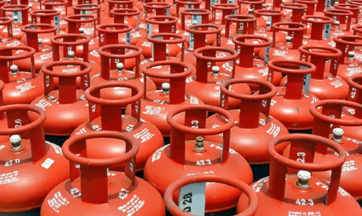 मिडिल ईस्ट में जंग के बीच सरकार का बड़ा फैसला, LPG सिलेंडर की बुकिंग का बढ़ा समय