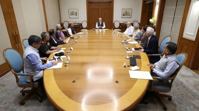 ईरान ने कई देशों में बरसाईं मिसाइलें, इधर पीएम मोदी की अध्यक्षता में CCS की बैठक