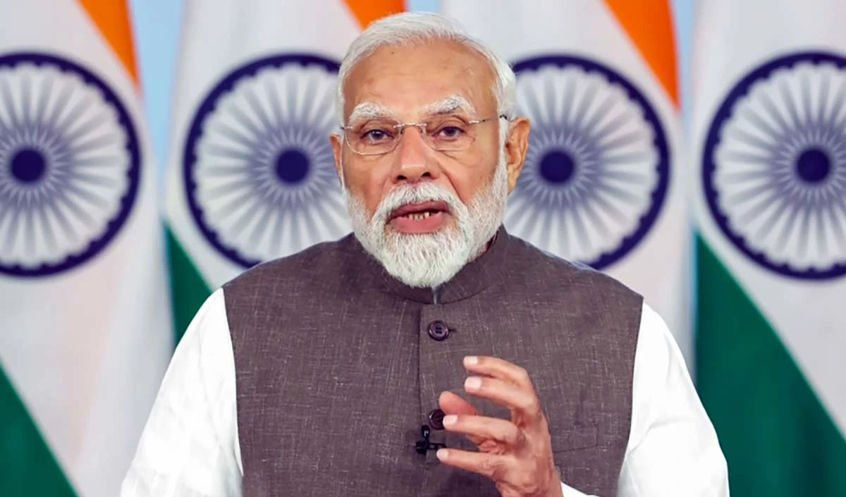 LPG Cylinder को लेकर सियासत तेज, PM ने कहा- अफवाह फैलाने वालों पर नजर रखो, जमाखोरी करने वाले जाएंगे जेल