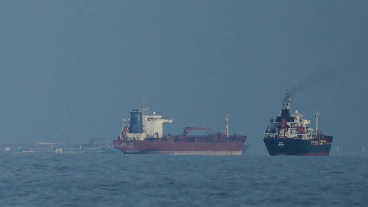 जयशंकर की कॉल और बन गई बात, ईरान ने दी होर्मुज स्ट्रेट से भारतीय जहाजों को गुजरने की इजाजत