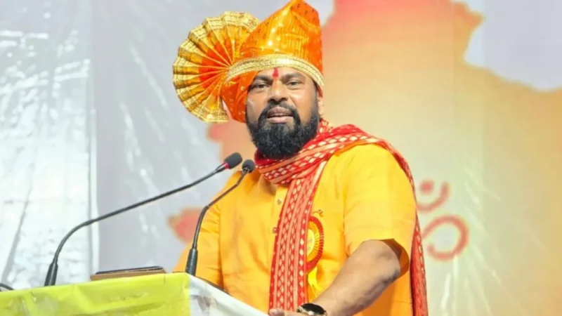 ‘औरंगजेब की कब्र पर बनाना चाहिए टॉयलेट’, MLA टी राजा सिंह ने फडणवीस से की विवादास्पद मांग