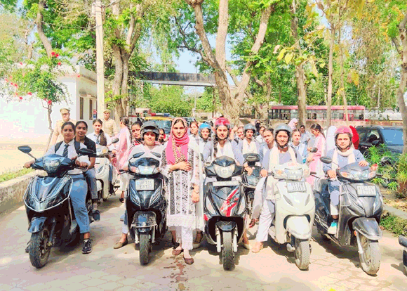 शोभित विश्वविद्यालय, गंगोह की छात्राओं ने मिशन शक्ति के 5वें चरण के अंतर्गत गंगोह कोतवाली का शैक्षणिक भ्रमण किया