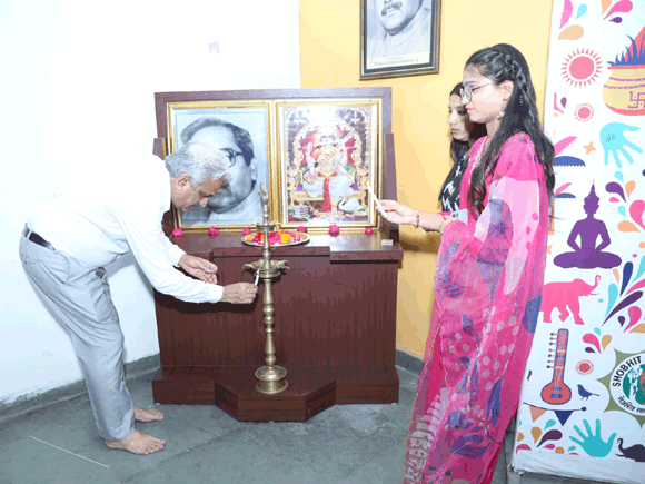 शोभित विश्वविद्यालय गंगोह के स्कूल ऑफ बिजनेस स्टडीज एंड एंटरप्रेन्योरशिप विभाग में फेयरवेल पार्टी का आयोजन