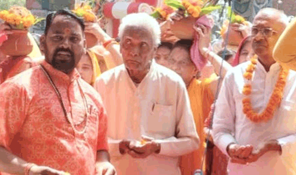 भव्य शोभायात्रा के साथ नवदिवसीय श्रीमद् देवी भागवत कथा का शुभारंभ