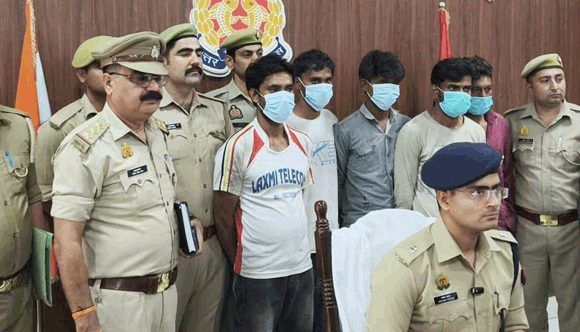 पुलिस ने किया चोरी की घटनाओं का खुलासा, पांच शातिर चोर गिरफ्तार