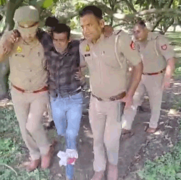 पुलिस ने मुठभेड़ में घायलावस्था में दबोचा एक शातिर गौकश, दूसरा फरार