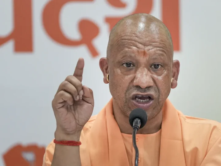 लखनऊ में ‘जन आक्रोश महिला पद यात्रा’ शुरू, सीएम योगी समेत कई बड़े नेता शामिल