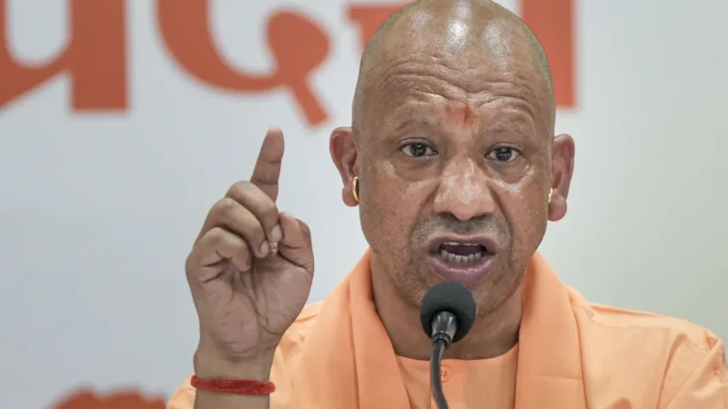 लखनऊ में ‘जन आक्रोश महिला पद यात्रा’ शुरू, सीएम योगी समेत कई बड़े नेता शामिल