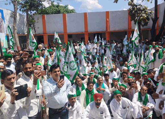 किसान मजबूर नंही मजबूत है किसान उपेक्षा करने वाले अधिकारियो को जवाब देना जानता है- चौ0 अशोक कुमार , मडंल अध्यक्ष