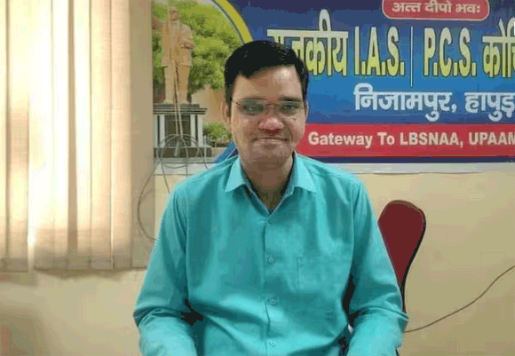 रिंकू सिंह राही के इस्तीफे पर अखिलेश यादव ने दी IAS अधिकारी को सलाह, कहा- हमारी सरकार आने दो, हम…