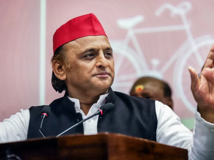 लखनऊ से अखिलेश यादव का भाजपा पर बड़ा हमला, बोले- सरकार के खिलाफ उठने वाली हर आवाज दबाई जा रही