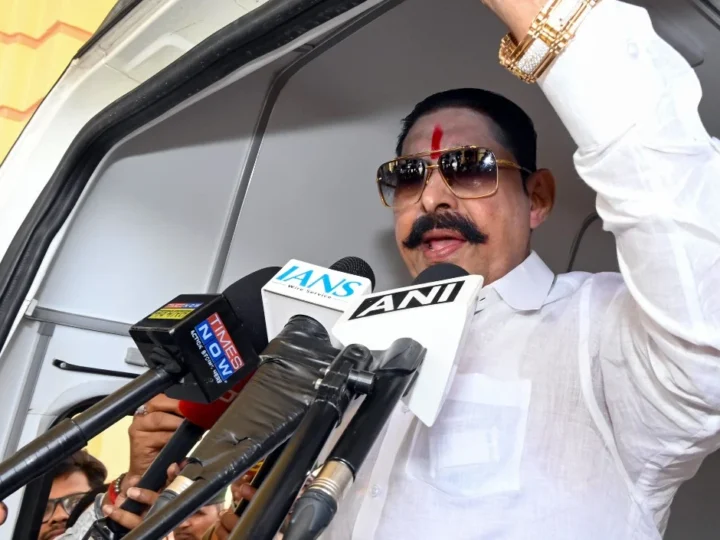 पप्पू यादव पागल हो गए हैं, उनकी पत्नी भी नेता हैं… पूर्णिया सांसद के बयान पर अनंत सिंह का पलटवार