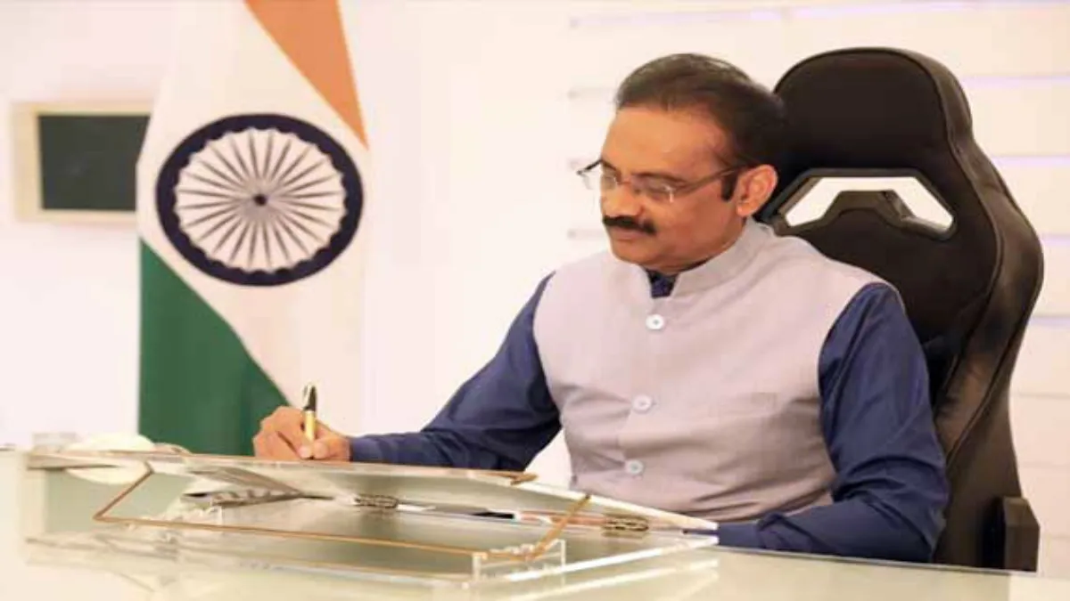 AAP राज्यसभा सांसद अशोक मित्तल के ठिकानों पर ED की छापेमारी, राघव चड्ढा को हटाकर बनाए गए हैं डिप्टी लीडर