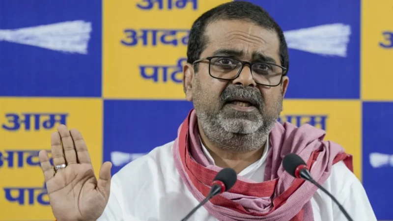 ‘भारत को पाकिस्तान से सीखना चाहिए कि…’ मिडिल ईस्ट की जंग पर अवध ओझा की दो टूक