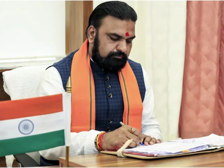 मुख्यमंत्री बनते ही एक्शन मोड में आए सम्राट चौधरी, पहले दिन ही अधिकारियों को दिए कड़े दिशानिर्देश