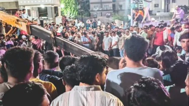 महाराष्ट्र: नासिक में बड़ा हादसा, कुएं में कार गिरने से एक ही परिवार के 9 लोगों की मौत