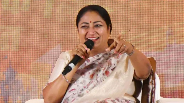 दिल्ली सरकार ने जारी किया EV पॉलिसी 2026 का ड्राफ्ट, इलेक्ट्रिक वाहन खरीद पर मिलेगी भारी छूट