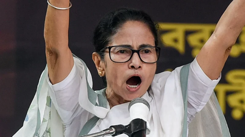 अंतिम चरण के रण में ममता बनर्जी का ‘हुंकार’, केंद्रीय बलों और BJP पर लगाए गंभीर आरोप