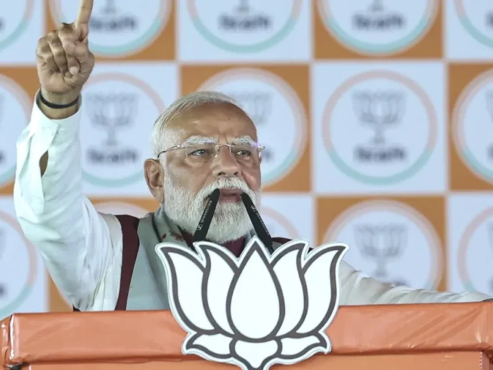 ‘TMC का दीया बुझने से पहले थोड़ा फड़फड़ा रहा है’, दमदम में बोले पीएम मोदी