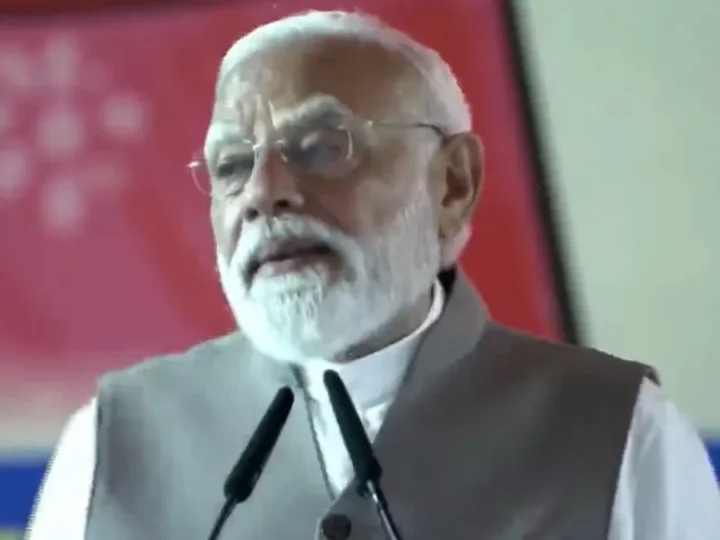 महिला सम्मेलन में कांग्रेस और सपा पर जमकर बरसे PM मोदी, कहा- ‘मातृ शक्ति से आशीर्वाद लेने आया हूं’