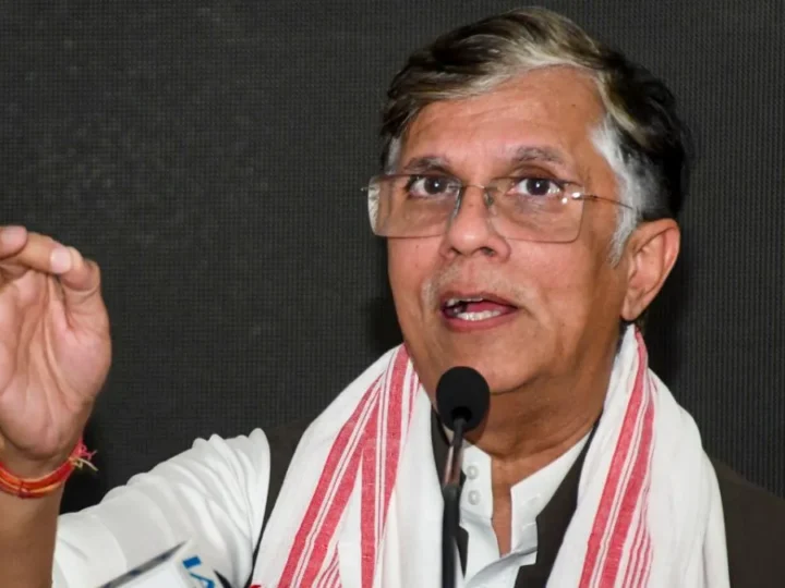 कांग्रेस सांसद पवन खेड़ा को मिली अग्रिम जमानत, असम के CM की पत्नी ने दर्ज कराई थी FIR