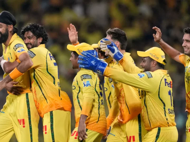 मुंबई की IPL में सबसे बड़ी हार, चेन्नई ने वानखेड़े किया फतह, 103 रनों की जीत दर्ज कर रचा इतिहास
