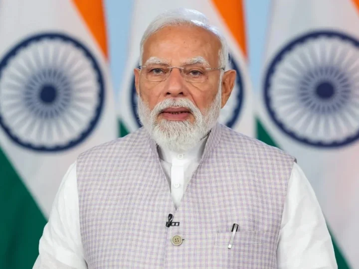 गंगा एक्सप्रेसवे और नई ट्रेनों से बदलेगी प्रदेश की तस्वीर, देंगे हज़ारों करोड़ की सौगात