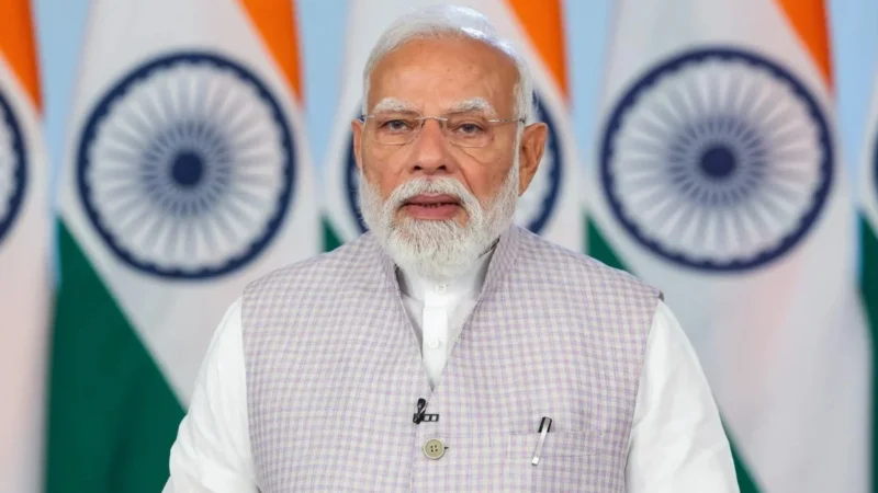 गंगा एक्सप्रेसवे और नई ट्रेनों से बदलेगी प्रदेश की तस्वीर, देंगे हज़ारों करोड़ की सौगात