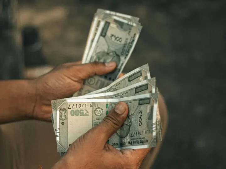 सरकारी कर्मचारियों और पेंशनर्स की बल्ले बल्ले! महंगाई भत्ते में 2% बढ़ोतरी पर कैबिनेट ने लगाई मुहर